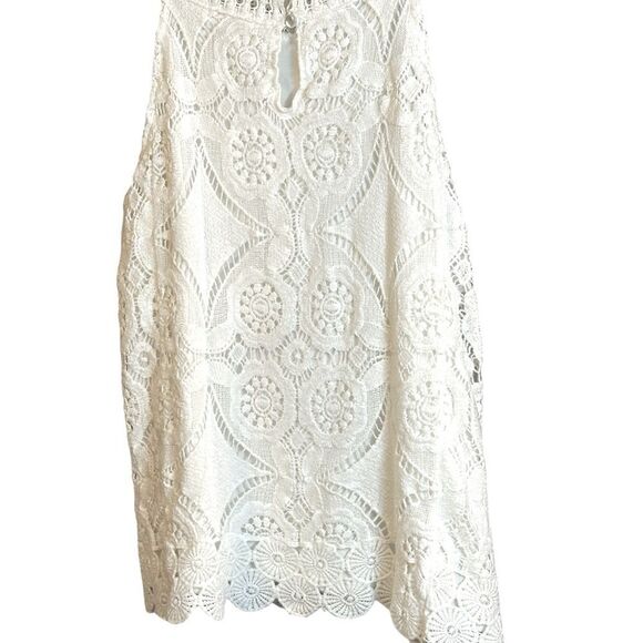 Adiva Lace Sleeveless Top - Picture 2 of 4